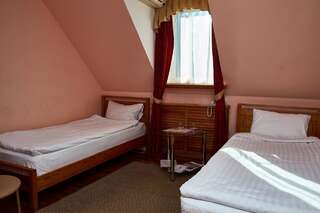 Отель Gostiniy Dvor Non-Stop Херсон Двухместный номер с 1 кроватью или 2 отдельными кроватями-2